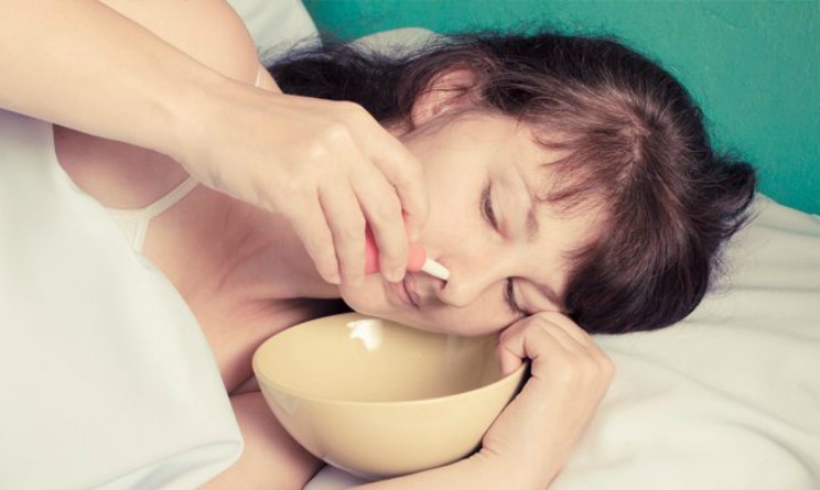 Lavaggi nasali: come farli e cosa usare