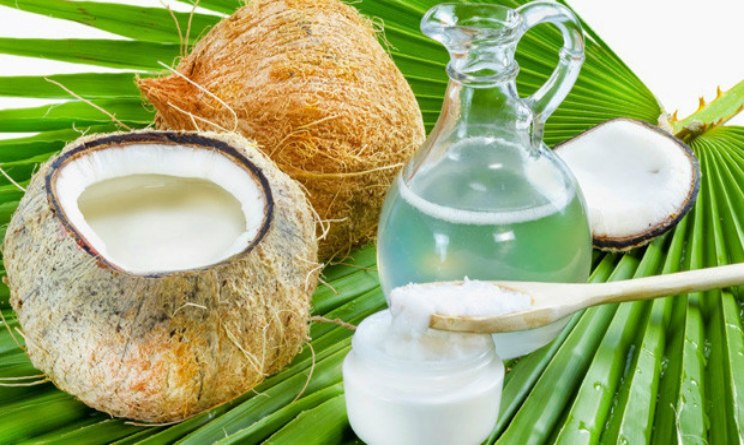 Olio di cocco: benefici e proprietà per i denti e il cavo orale