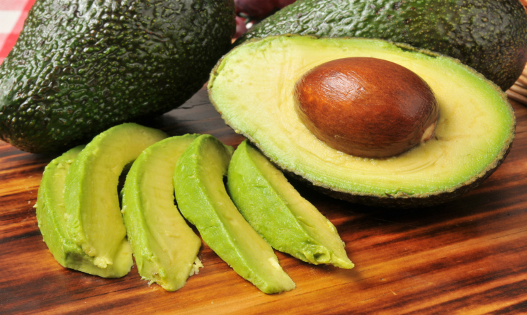 Avocado: proprietà per la pelle, per la linea e per la salute, ecco come sfruttarlo