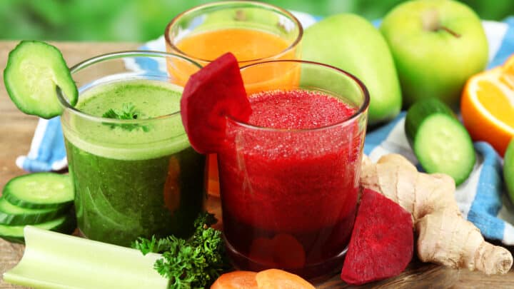 Centrifughe di frutta e verdura: ricette e benefici in estate