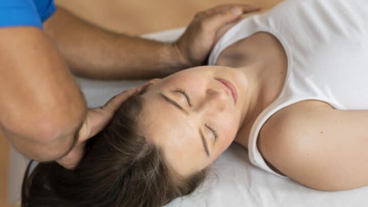 Massaggio cervicale: benefici, tecniche e consigli