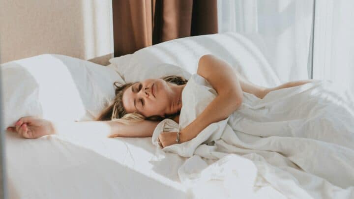 Come dormire meglio: abitudini e consigli utili